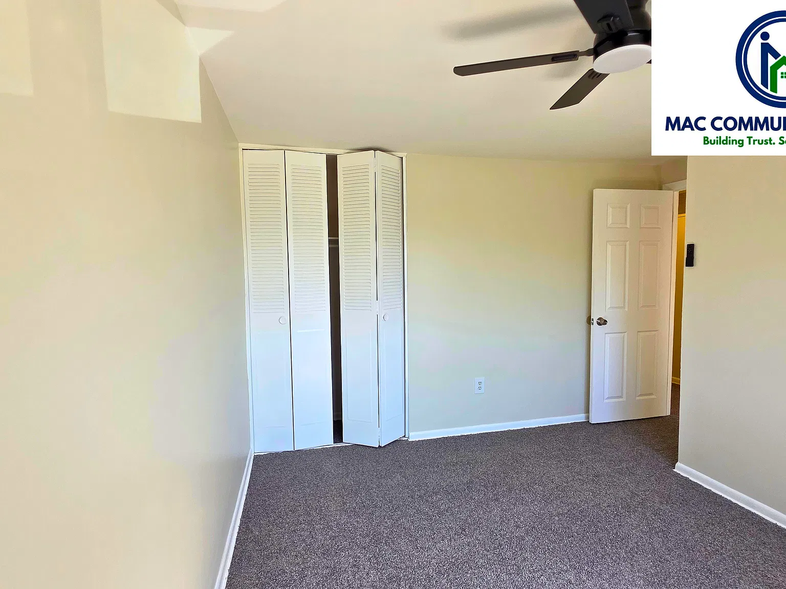 4 bed, 1152 sqft, $2,995 — Photo 2