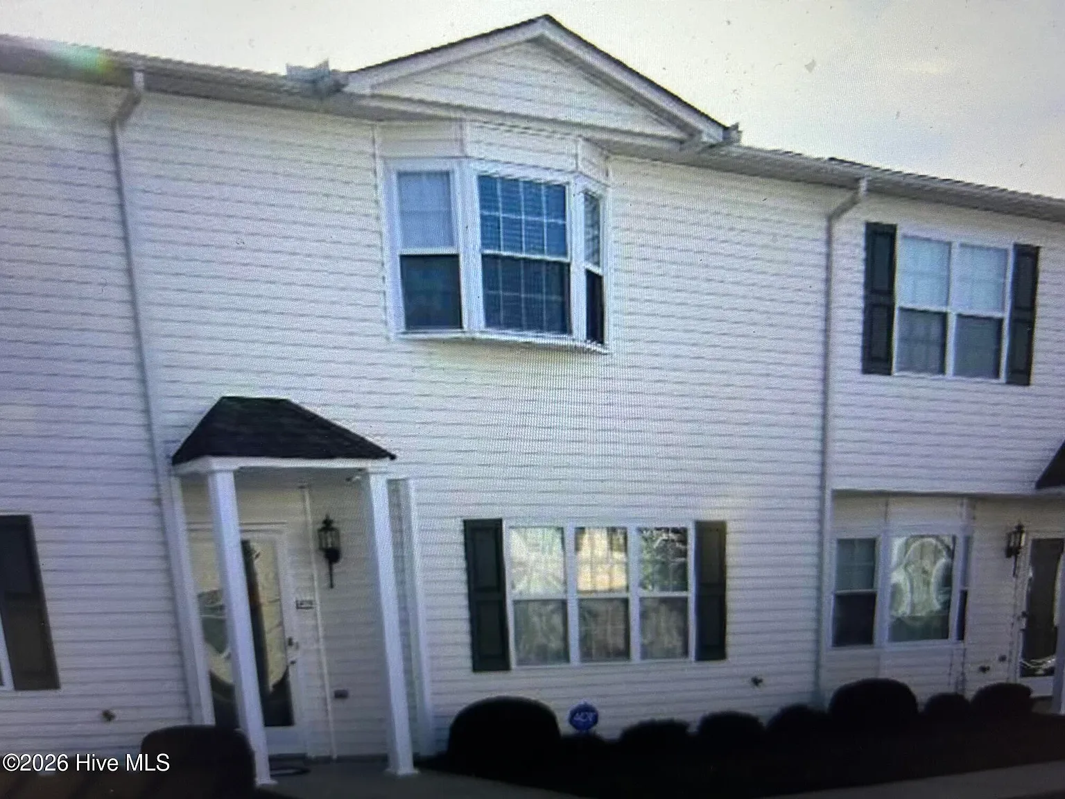 3 bed, 2.5 bath, 1452 sqft, $1,250 — Photo 1