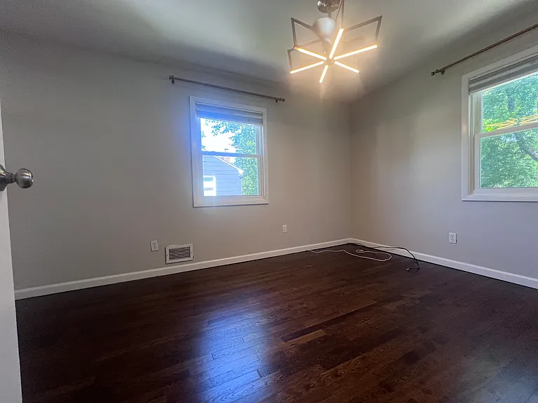 228 Windsor Ave — Photo 25