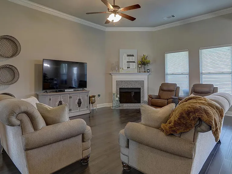 113 Maddox Jude Dr — Photo 4
