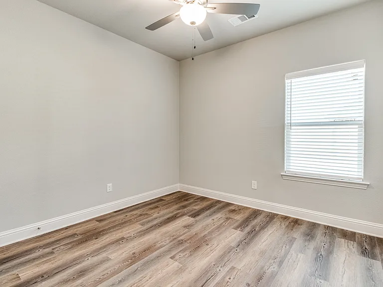 2819 Orchid Dr — Photo 9