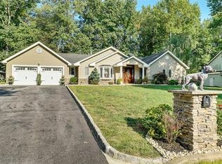4 Grenoble Ct, Matawan, NJ 07747