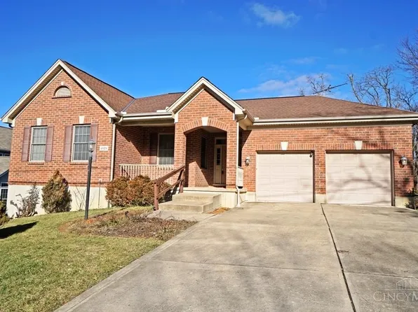 4828 Blue Meadow Ln, Cincinnati, OH 45251