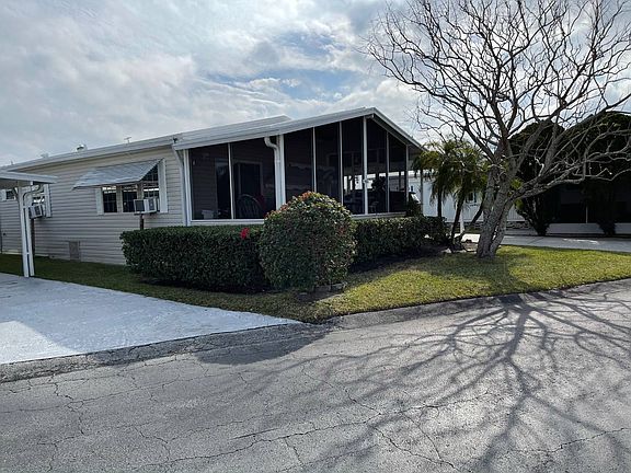 2nd image of 992 Hill Colony Cir