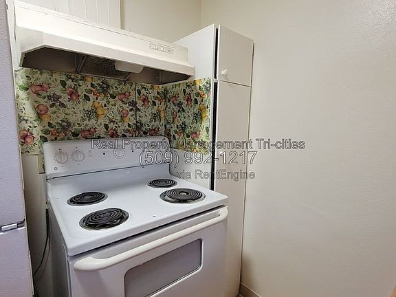 3rd image of 728 W Bonneville St #1
