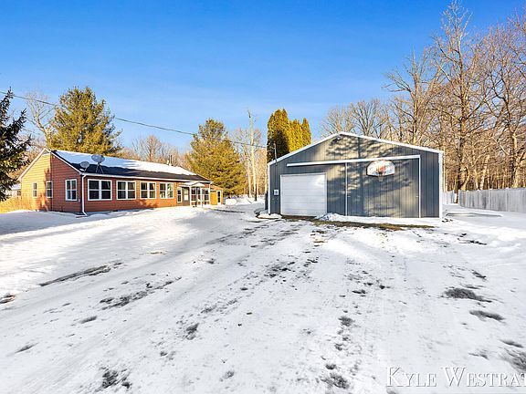 4th image of 10298 N 19th St