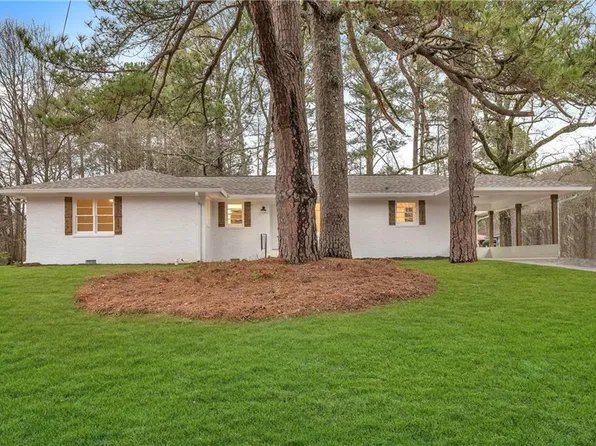 135 Bennett Cir, Carrollton, GA 30117