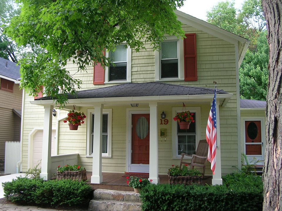 Great front porch!