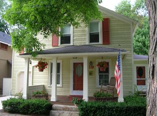 19 South St, Chagrin Falls, OH 44022