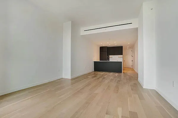 Rented by EXR | media 16