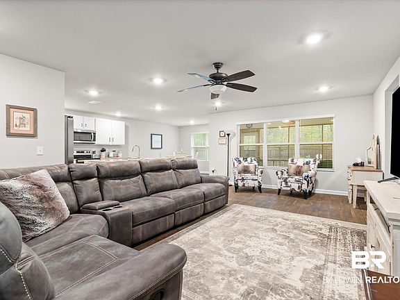 4th image of 19056 Chipola Dr