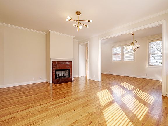 3rd image of 30 Blackstone Ct
