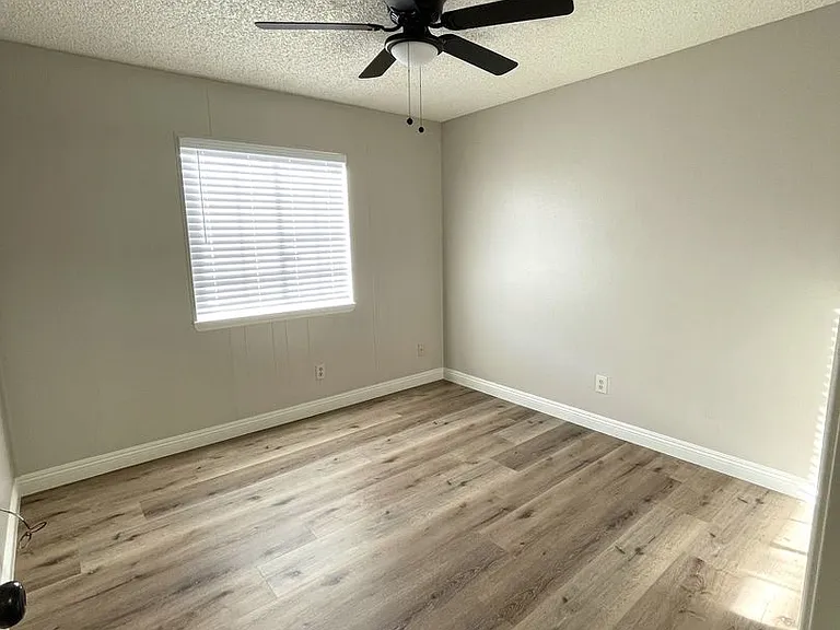 8101 Jacaranda Ave — Photo 13