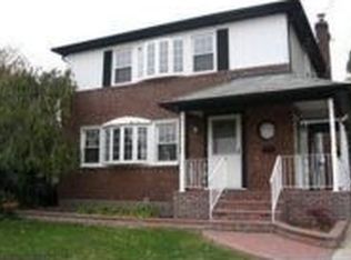 29 Hicks St, Valley Stream, NY 11580