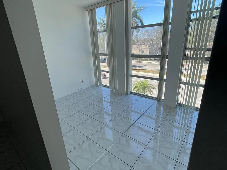 2000 Atlantic Shores Blvd #306 — Photo 8