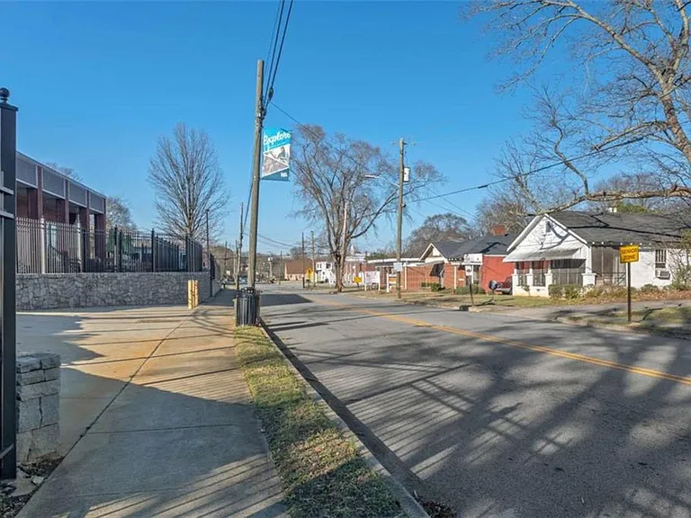 2882 Church St — Photo 11