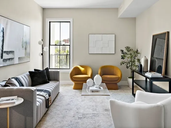 51 Crescent Ave #202, Chelsea, MA 02150