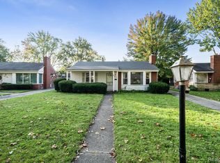 27136 Shagbark Dr, Southfield, MI 48076