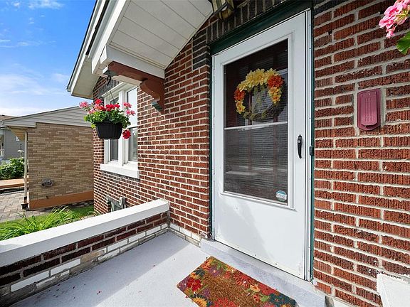 3rd image of 4094 Loughborough Ave