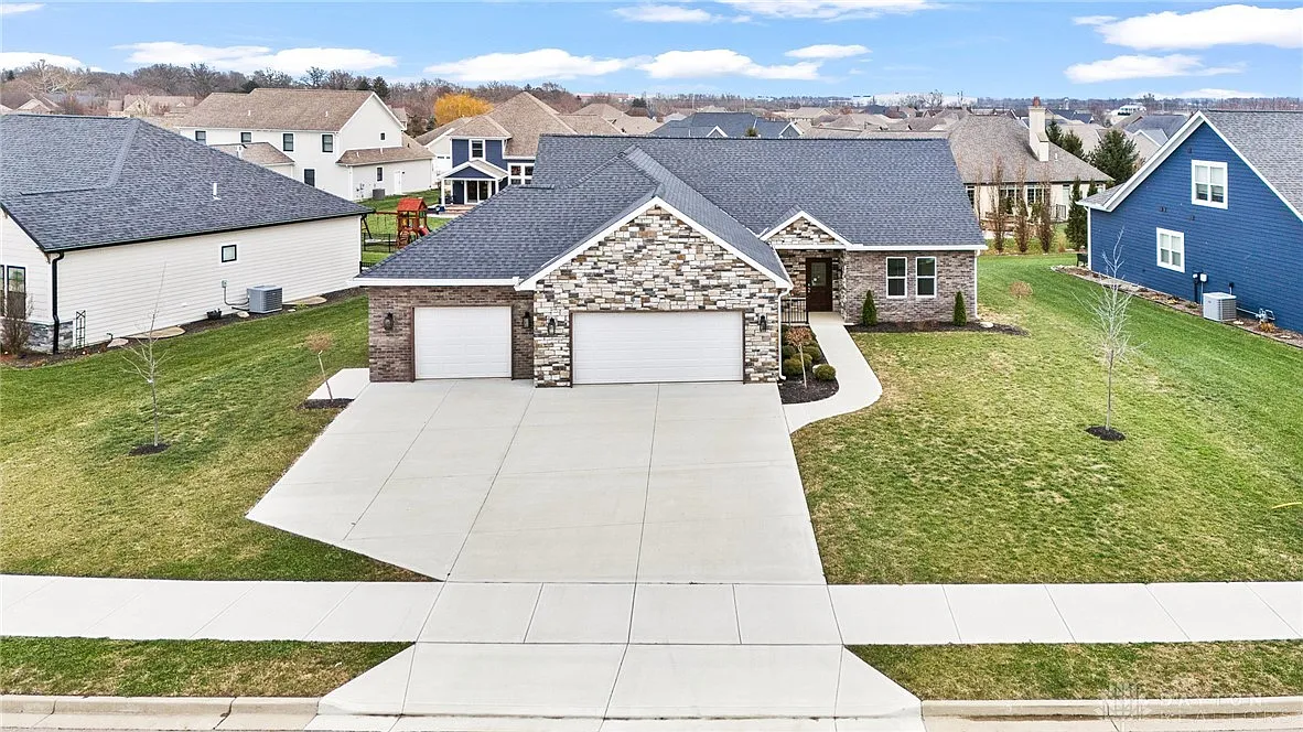 1050 Rosenthal Dr photo 1