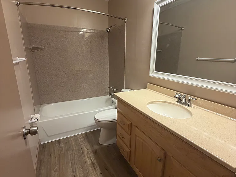 3006 Lyme St — Photo 16