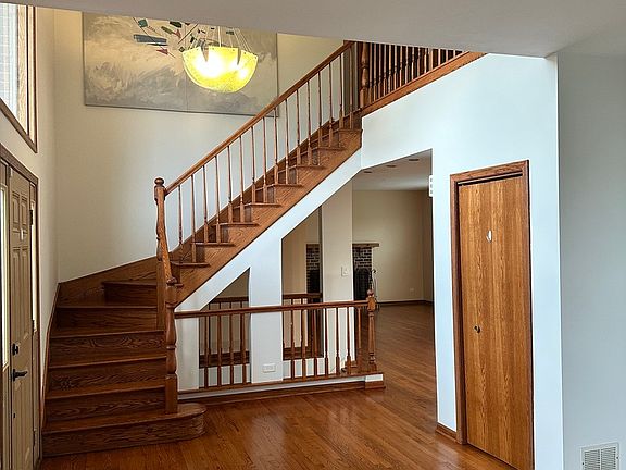 3rd image of 1592 Wakefield Ct