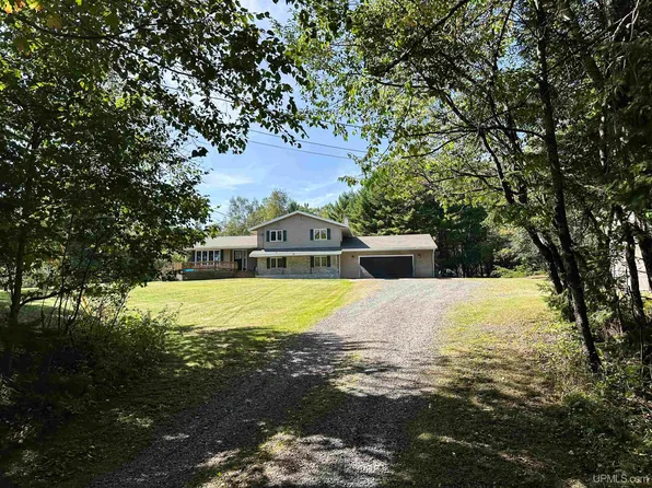 118 Johnson Rd, Negaunee, MI 49866