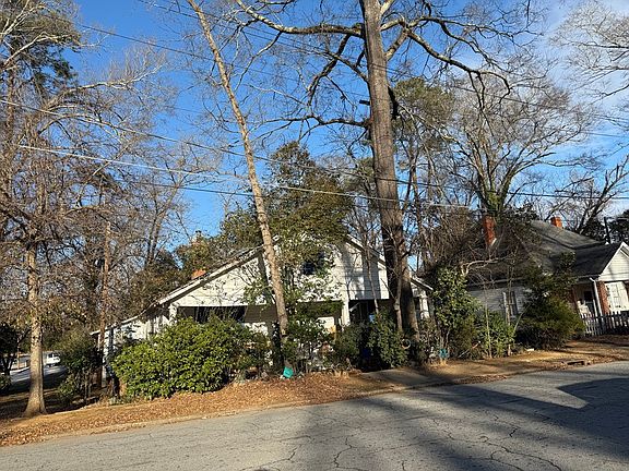 2nd image of 320 Lawson St