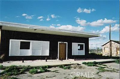2nd image of 46498 Yermo Rd