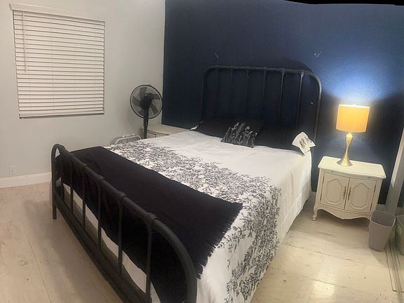 3rd image of 24191 Beverly Dr