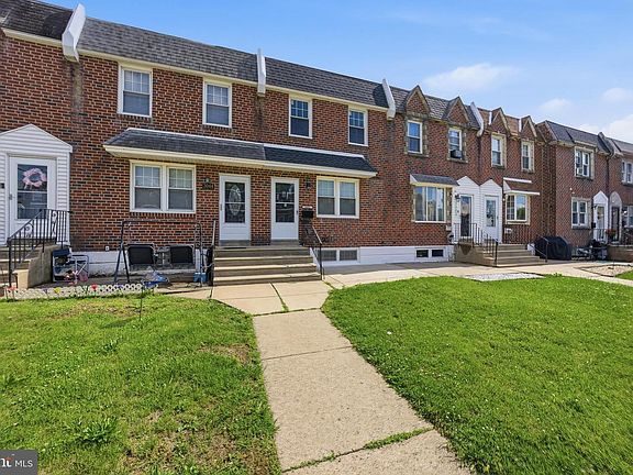2nd image of 3042 Fairfield St