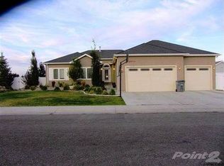 927 Stillwater Dr, Rock Springs, WY 82901