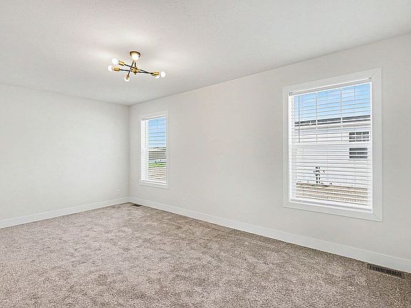 2nd image of 4152 Shalimar Dr