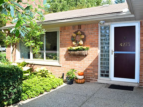 3rd image of 4275 Orchard Hill Dr