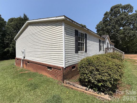3rd image of 4021 Craig Rd