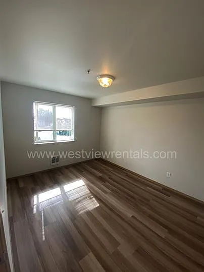 135-139 Prince Ave — Photo 34