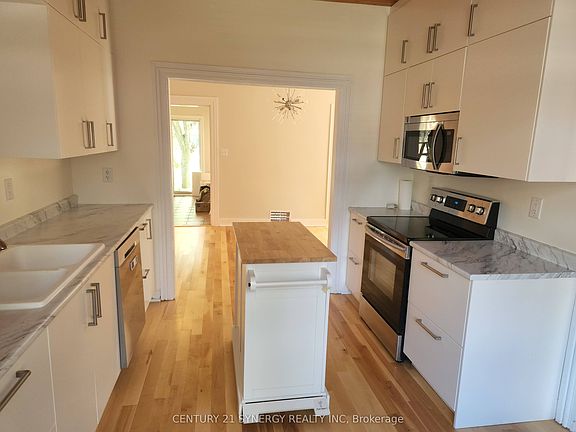 2nd image of 18 Wilton Cres