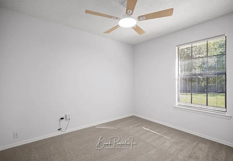10677 Silver Creek Dr — Photo 14