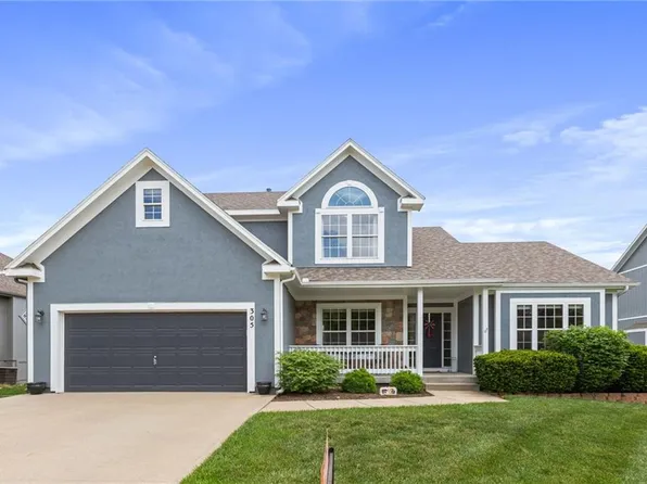 305 Lakeview Dr, Louisburg, KS 66053