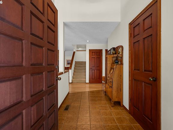 5th image of 3141 Royce Way