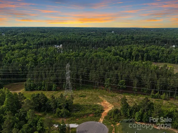 6265 Sanders Landing Ln #6, Clover, SC 29710