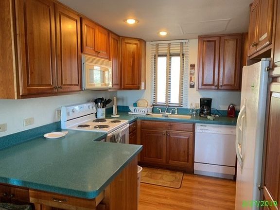 2nd image of 75-6040 Alii Dr #715