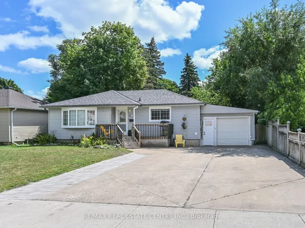 110 John St, Halton Hills, ON L7G 4T5
