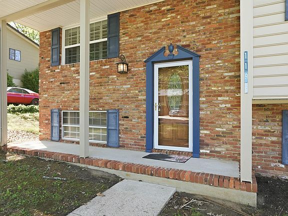 4th image of 1196 Green Holly Dr