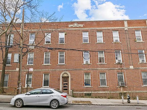 3rd image of 4424 10th Ave #1