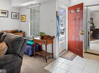 646 Rose Hollow Dr, Morrisville, PA 19067