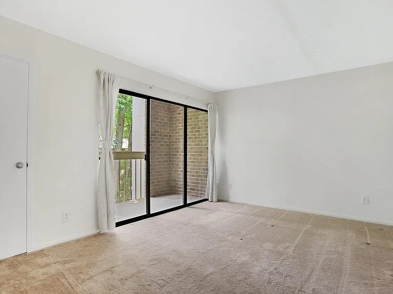 1526 Moorings Dr #12B — Photo 29