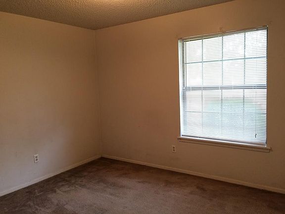 4th image of 212 Jessica Dr