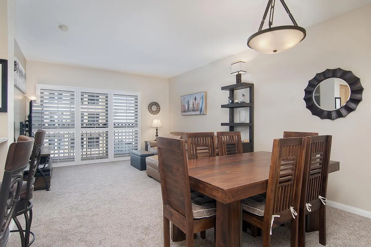 2 bed, 1020 sqft, $5,000 — Photo 2