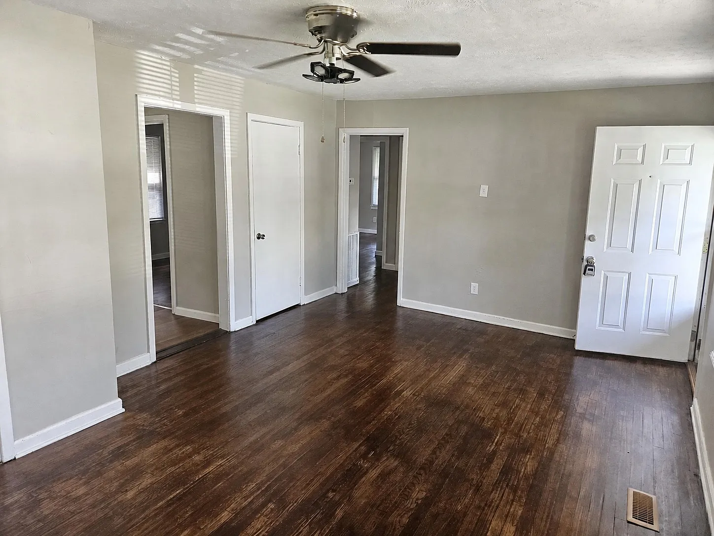 1222 Pickett Ave — Photo 2